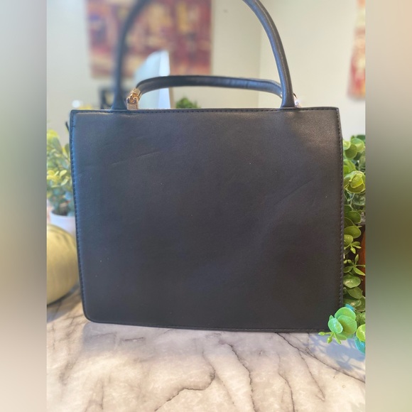 Alyssa Vegan Handbag - Picture 4 of 9